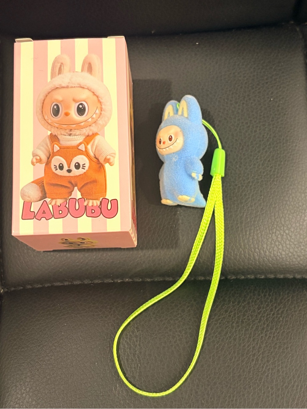 2pcs Keychain with a strap